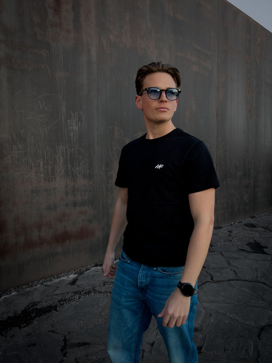 The Essential Round Tee - Black